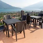 Apartment Lakeside Retreat: 2-bedroom With Pool In Vercana