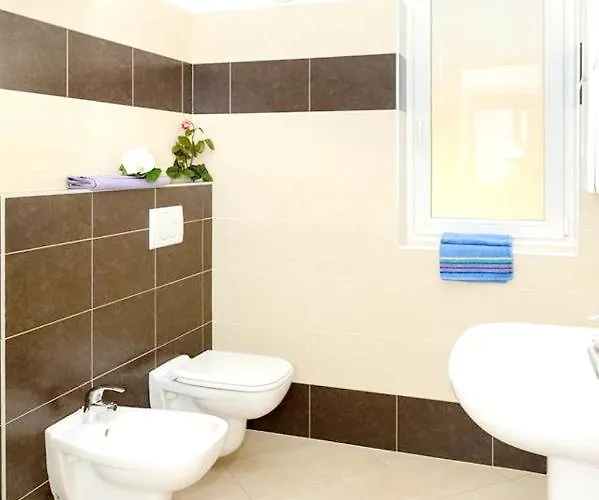 View In Vercana, Shared Pool Apartman